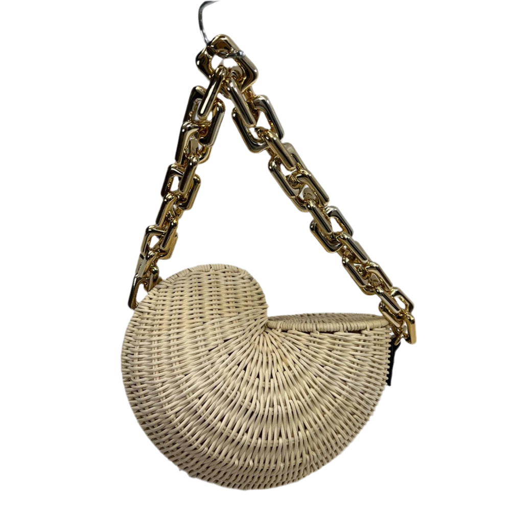 Shell-Shaped Wicker Bag