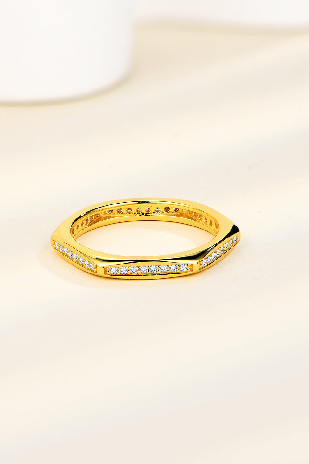 999fc5ac70344ca68a5ef649a936d445-Max